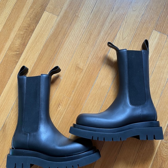 Bottega Veneta Lug Boots - Picture 6 of 9